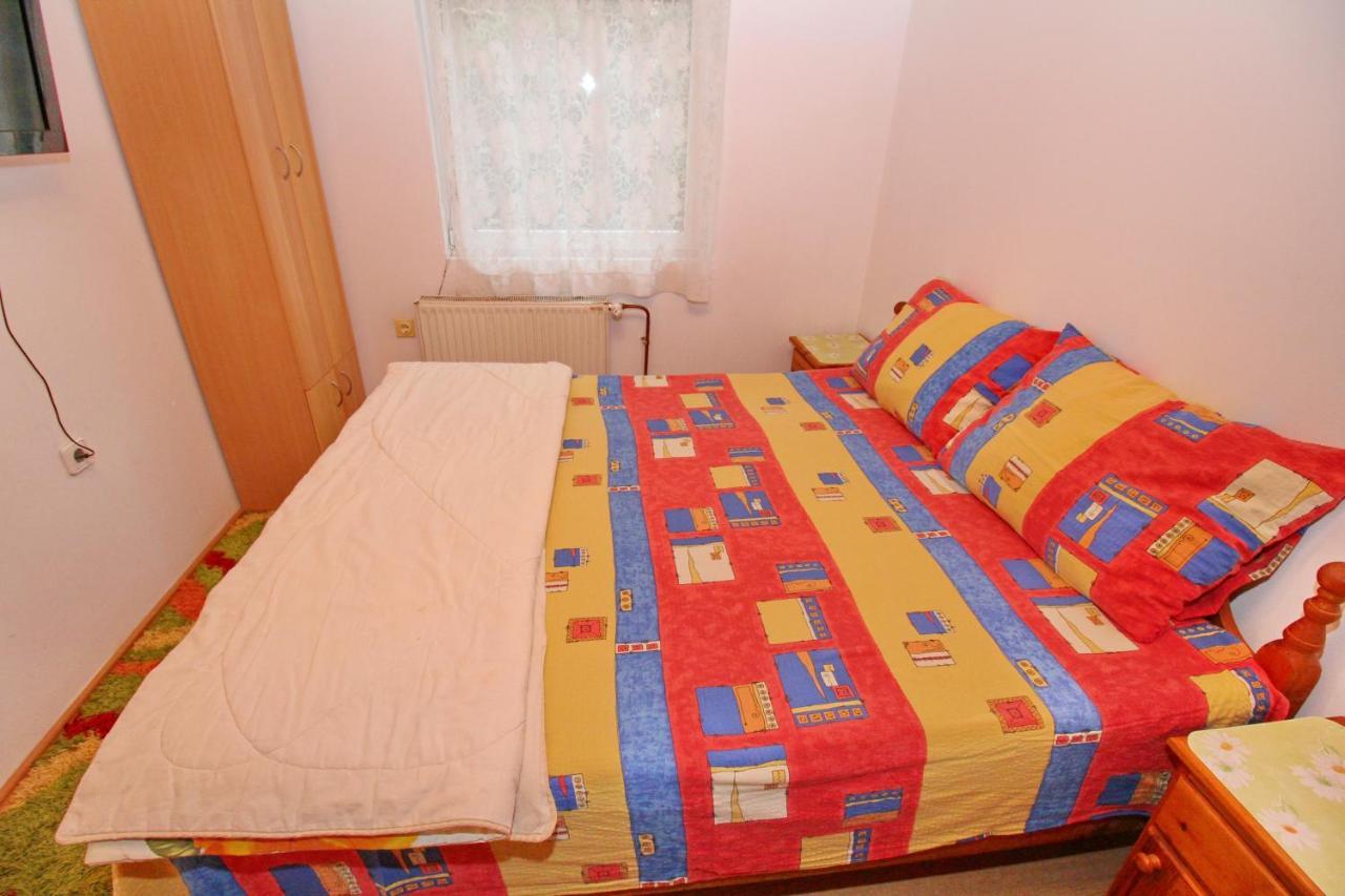 As Apartment *